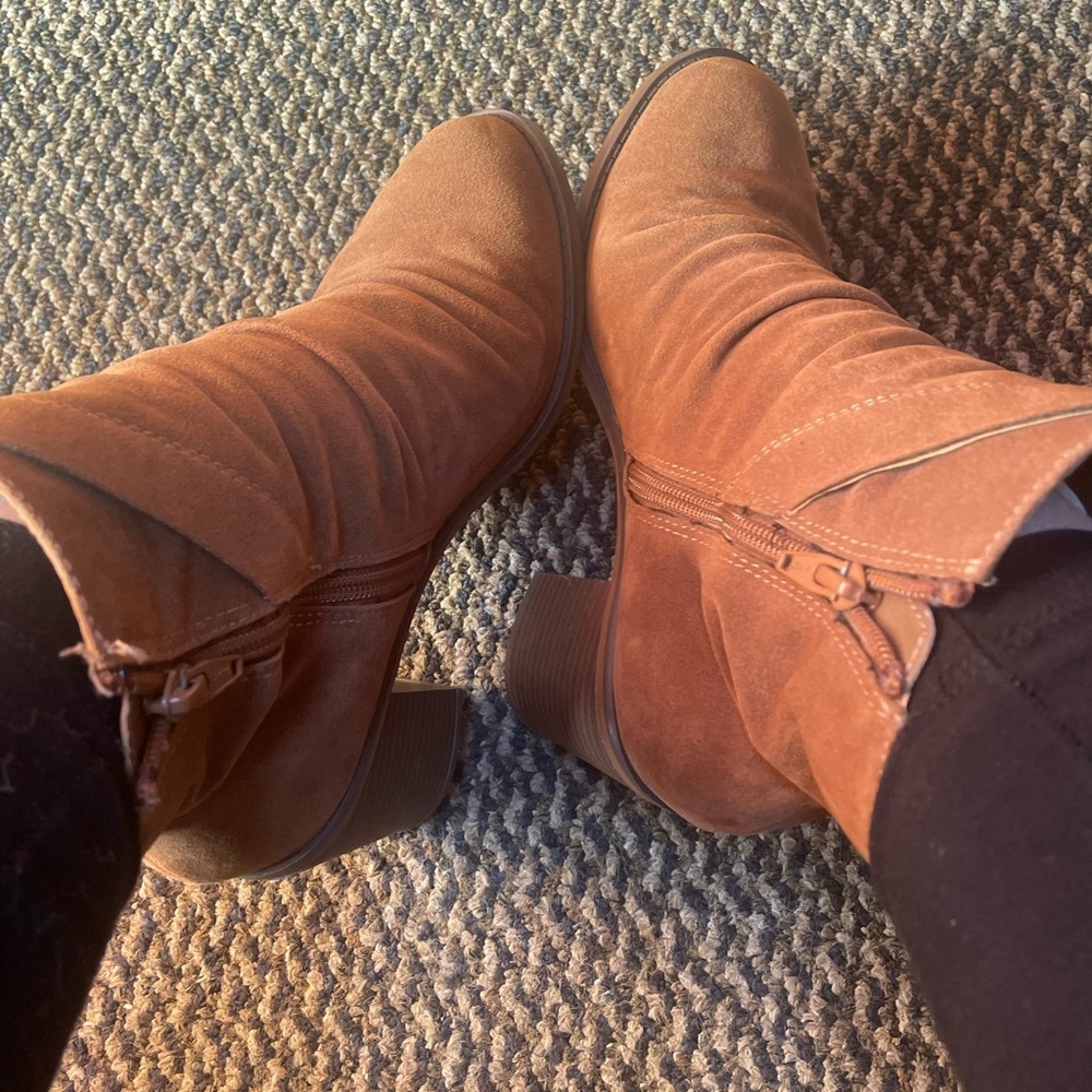 Universal Thread Tan Heeled Boots